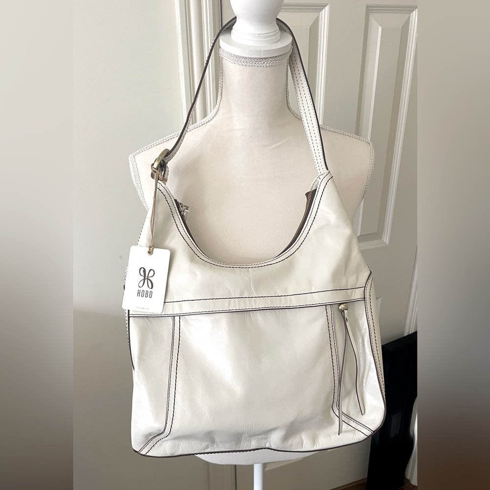 HOBO INTERNATIONAL LATTE "FORTUNE" SHOULDER HANDBAG.